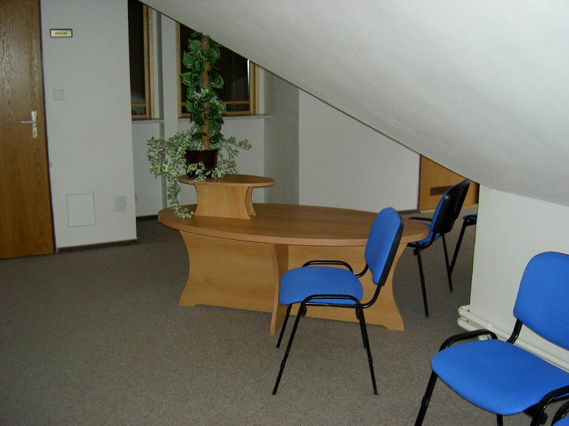 Kancelářský nábytek - realizace 9