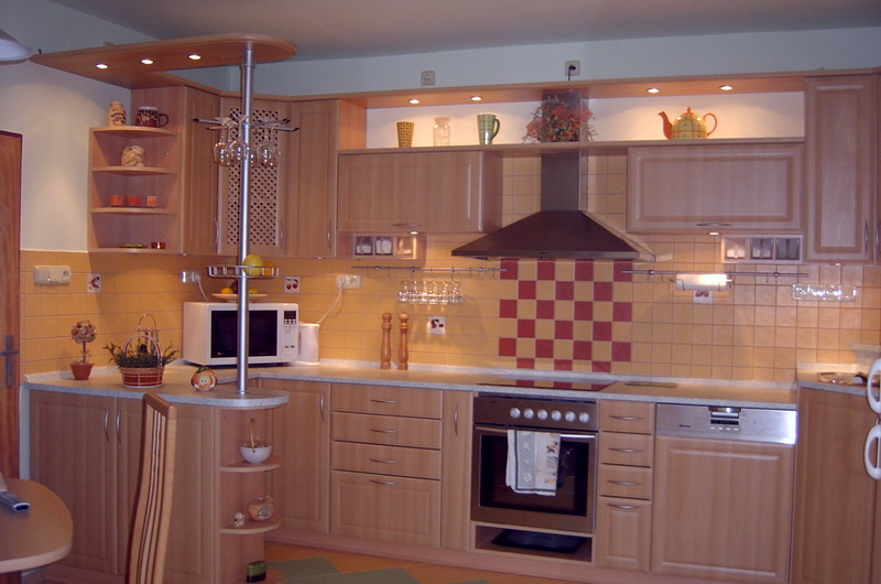 Kuchyňská linka na míru - realizace 16