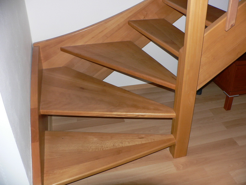 Dřevěné schodiště na míru - realizace 12