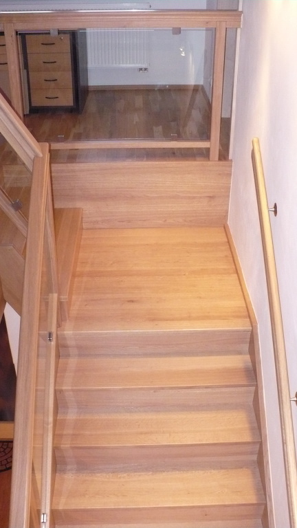 Dřevěné schodiště na míru - realizace 13