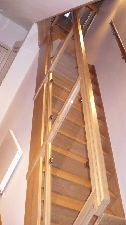 Dřevěné schodiště na míru - realizace 16