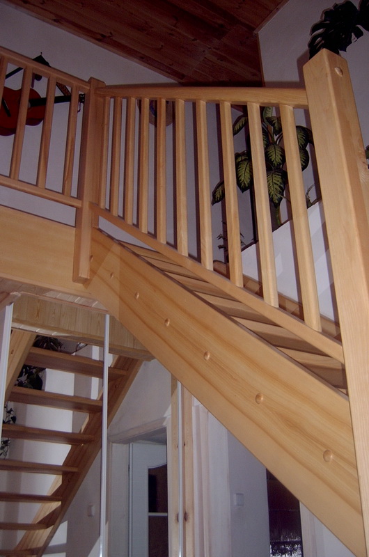 Dřevěné schodiště na míru - realizace 6