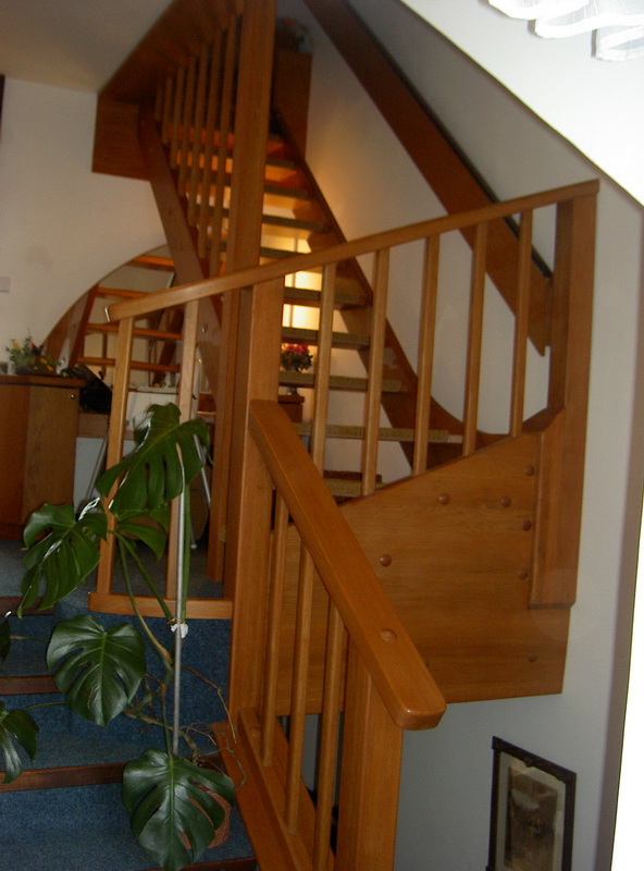 Dřevěné schodiště na míru - realizace 7